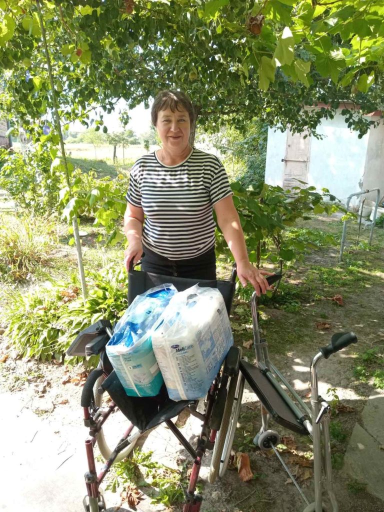 Fauteuil roulant et protections pour les personnes âgées d'Avdivha - photo Sasha Yasenchuk